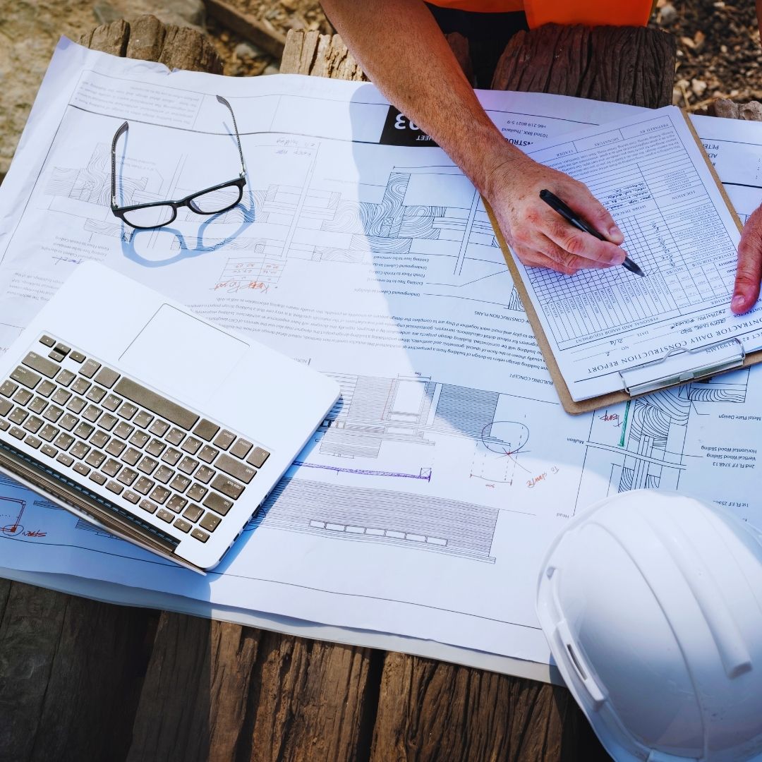 Construir ou reformar um imóvel é a realização de um grande plano, seja ele uma residência familiar, um salão comercial ou um complexo industrial.